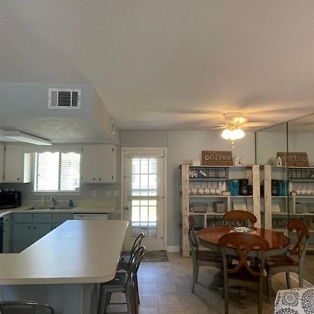 Sunny Daze, Desirable Kid Friendly Resort, 3 Minute Walk To The Beach, Resort Beachside Pool & Restaurant Panama City Beach Exteriér fotografie